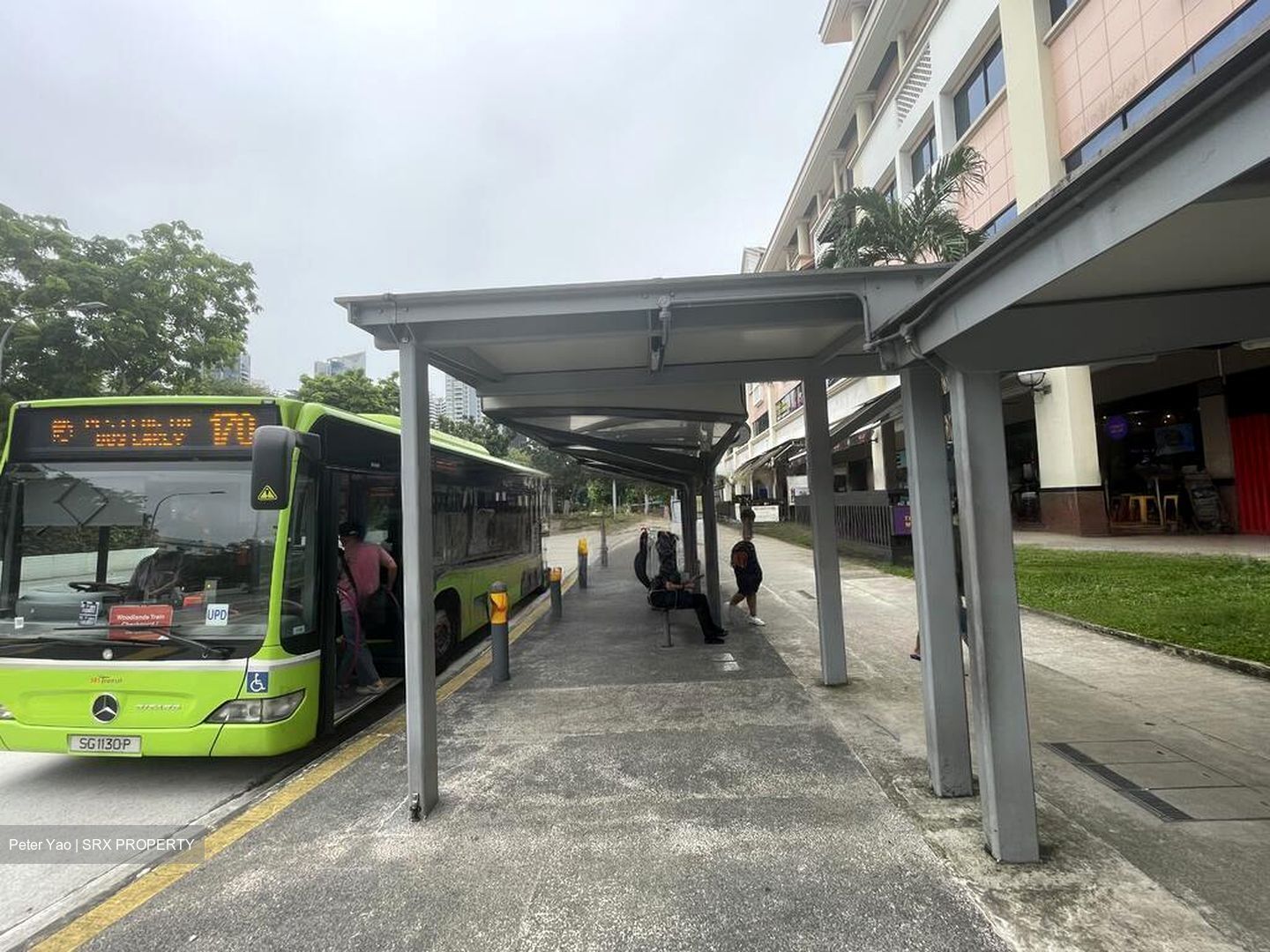 Gentle Road (D11), Retail #451369531